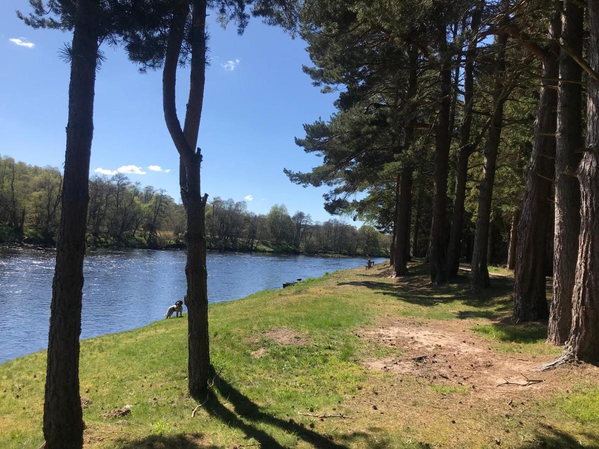 Grantown-on-SpeyCourtyard Bothy别墅 外观 照片